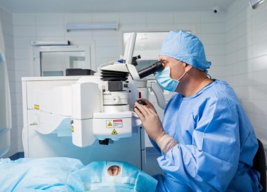 В статье мы расскажем обо всех современных видах операций при близорукости.
