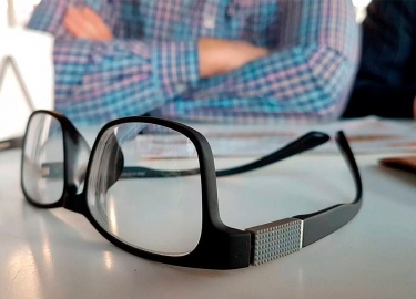 В статье мы расскажем о том, как проявляется гиперметропия, или дальнозоркость. Симптоматика, лечение и многое другое.
